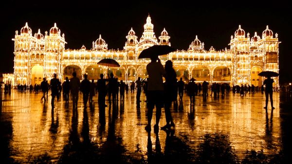 ಮೈಸೂರು ಅರಮನೆ ಸೇರಿದಂತೆ ಪ್ರವಾಸಿಗರನ್ನು ಸೆಳೆಯುವ ಭಾರತದ ಅದ್ಭುತ ಹೆರಿಟೇಜ್ ತಾಣಗಳು
