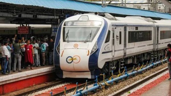 ಕಾಶ್ಮೀರದಿಂದ ಬೆಂಗಳೂರಿನವರೆಗೆ: ಪ್ರಯಾಣಿಕರ ಮನ ಗೆದ್ದ 5 ವಂದೇ ಭಾರತ್ ರೈಲು ಮಾರ್ಗಗಳು