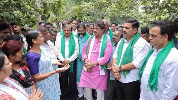 ಪ್ರಿಯಾಂಕ್ ಖರ್ಗೆ ರಾಜ್ಯಕ್ಕೆ ಗೃಹ ಸಚಿವರೋ, ಕೇಂದ್ರಕ್ಕೋ? RSS ನೋಂದಣಿ ಆಗ್ರಹಕ್ಕೆ ವಿಜಯೇಂದ್ರ ಪ್ರಶ್ನೆ