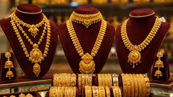 Gold Price Crash: 2008ರ ನಂತರ ಚಿನ್ನದ ಮಾರುಕಟ್ಟೆಯಲ್ಲಿ ಮಹಾ ಕುಸಿತ; ಎರಡೇ ದಿನಕ್ಕೆ ₹38,200 ಇಳಿಕೆ ಕಂಡ ಬಂಗಾರ