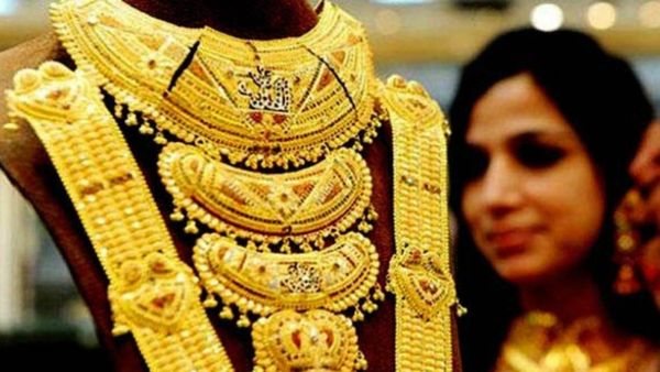 Gold, Silver Price: ಕರ್ನಾಟಕ ರಾಜಧಾನಿ ಬೆಂಗಳೂರಿನಲ್ಲಿ ಬಂಗಾರ ಬೆಲೆ ಎಷ್ಟಾಯ್ತು? ಇಲ್ಲಿದೆ ಜೂನ್ 15ರ ಚಿನ್ನದ ದರಪಟ್ಟಿ