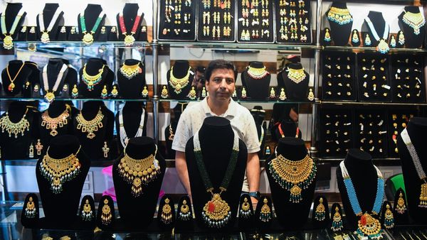 Gold Rate Today: ಚಿನ್ನ ಕೊಳ್ಳುವವರಿಗೆ ಇವತ್ತೇ ಸುವರ್ಣಾವಕಾಶ; ಮೊದಲು ಇಂದಿನ ದರ ನೋಡಿ ಖರೀದಿಸಿ