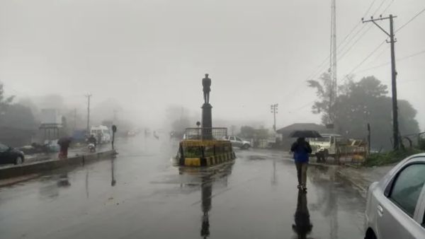 ಆರು ದಶಕಗಳಿಂದ ಮಳೆ ದಾಖಲೆ ಬರೆದಿಟ್ಟುಕೊಂಡಿರುವ ಕೊಡಗಿನ ಕುಟುಂಬ:ಕೃಷಿ ನಿರ್ಧಾರಗಳಿಗೆ ಇದೇ ದಿಕ್ಸೂಚಿ