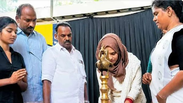 ಸಾರ್ವಜನಿಕ ಕಾರ್ಯಕ್ರಮದಲ್ಲಿ ದೀಪ ಬೆಳಗಿದ ಮುಸ್ಲಿಂ ಲೀಗ್ ಶಾಸಕಿ: ಕೇರಳದಲ್ಲಿ ಭುಗಿಲೆದ್ದ ವಿವಾದ