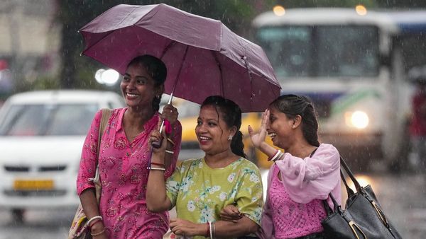 Rain: ಇನ್ನೆರಡು ದಿನಗಳಲ್ಲಿ ರಾಜ್ಯಕ್ಕೆ ಮುಂಗಾರು ಪ್ರವೇಶ ಸಾಧ್ಯತೆ: ಯಾವೆಲ್ಲ ಜಿಲ್ಲೆಗಳಲ್ಲಿ ಇಂದು ಮಳೆ ಅಬ್ಬರ?