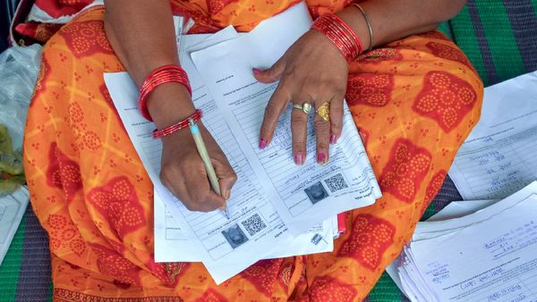 2002 Bengaluru Voter List: 2002ರ ಮತದಾರರ ಪಟ್ಟಿಯಲ್ಲಿ ಹೆಸರು ಸಿಗುತ್ತಿಲ್ಲವೇ; ಏನು ಮಾಡಬೇಕು, ಎಸ್‌ಐಆರ್ ಸಂಪೂರ್ಣ ಮಾಹಿತಿ