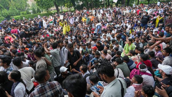 Cjp Protest: ದೆಹಲಿಯ ಜಂತರ್‌ಮಂತರ್‌ನಲ್ಲಿ ಉಗ್ರ ಹೋರಾಟ, 8,000 ಜನ ಭಾಗಿ - ಪಂಜಾಬ್ ರೈತರ ಬೆಂಬಲ; ಲಾರಿಗಳಲ್ಲಿ ಕಲ್ಲು!