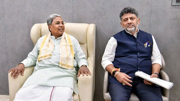 ಸಂಪುಟ ವಿಸ್ತರಣೆಗೆ ಮುಹೂರ್ತ ಫಿಕ್ಸ್: ಜುಲೈ 5ಕ್ಕೆ ಸಿದ್ದರಾಮಯ್ಯ, ಡಿ.ಕೆ.ಶಿವಕುಮಾರ್‌ ದೆಹಲಿಗೆ, ಸಂಭಾವ್ಯ ಸಚಿವರ ಪಟ್ಟಿ ಇಲ್ಲಿದೆ