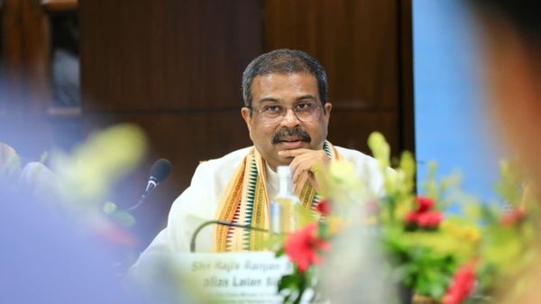 NEET ಪ್ರತಿಭಟನೆ: ವಿದ್ಯಾರ್ಥಿಗಳನ್ನ ರಾಜಕೀಯ ಅಸ್ತ್ರವಾಗಿ ಬಳಸಿಕೊಳ್ಳುತ್ತಿರುವ ರಾಹುಲ್ ಗಾಂಧಿ - ಧರ್ಮೇಂದ್ರ ಪ್ರಧಾನ್ ವಾಗ್ದಾಳಿ