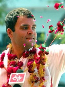 കേരള രക്ഷാ മാര്‍ച്ചിന്റെ സമാപനത്തില്‍ രാഹുല്‍