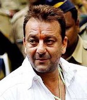 സഞ്‌ജയ്‌ ദത്തിന്‌ മത്സരിക്കാനാവില്ല: കോടതി