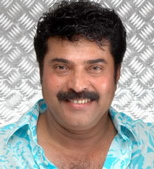 കാര്‍ഡെടുത്തില്ല; മമ്മൂട്ടി വോട്ടുചെയ്യാന്‍ വൈകി