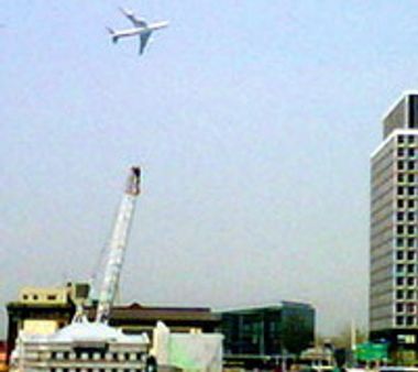 വിമാനം താഴ്‌ന്നുപറന്നതില്‍ ഒബാമ മാപ്പു പറഞ്ഞു