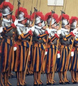 മാര്‍പ്പാപ്പയുടെ അംഗരക്ഷകരായി വനിതകളും