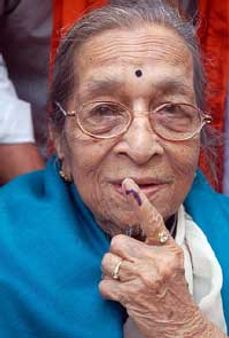 ഗംഗുഭായ്‌ ഹംഗല്‍ അന്തരിച്ചു