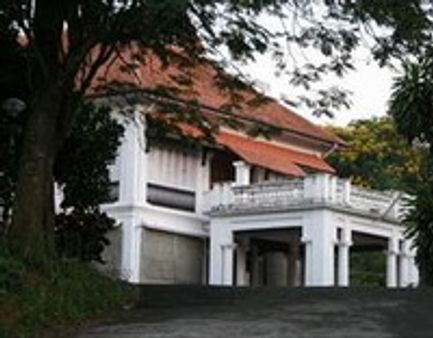 ദുഷ്‌പേരുമായി മന്‍മോഹന്‍ ബംഗ്ലാവ്‌