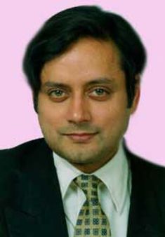 തരൂരും കൃഷ്‌ണയും പഞ്ചനക്ഷത്ര വാസം അവസാനിപ്പിക്കണം