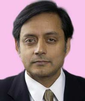 കേരള ഹൗസില്‍ താമസിയ്‌ക്കാനില്ലെന്ന്‌ തരൂര്‍