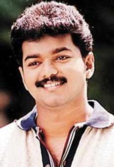 തല്‍ക്കാലം രാഷ്ട്രീയത്തിലേയ്‌ക്കില്ലെന്ന്‌ വിജയ്‌