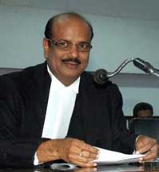 സമ്പാദ്യം: ജസ്റ്റിസിനോട്‌ വിശദീകരണം തേടി