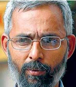 നീലകണ്‌ഠന്റെ സ്ഥലംമാറ്റം: പിണറായിക്ക് നോട്ടീസ്‌