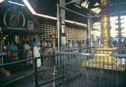 ഗുരുവായൂര്‍ ക്ഷേത്രത്തല്‍ സുരക്ഷാ ലംഘനം