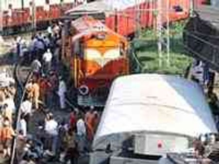 മാന്‍ഡോര്‍ എക്സ്പ്രസ് പാളം തെറ്റി 6 മരണം