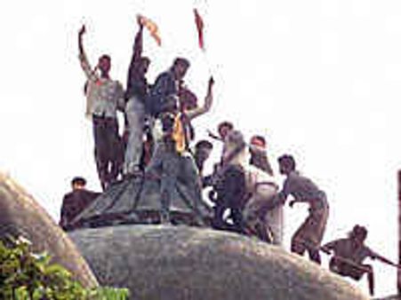 ബാബറി മസ്ജിദ്: വാജ് പേയിക്കും അദ്വാനിക്കും പങ്ക്