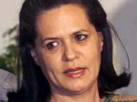 സഭയിലെ ശൂന്യത: സോണിയ നടപടിയെടുക്കും