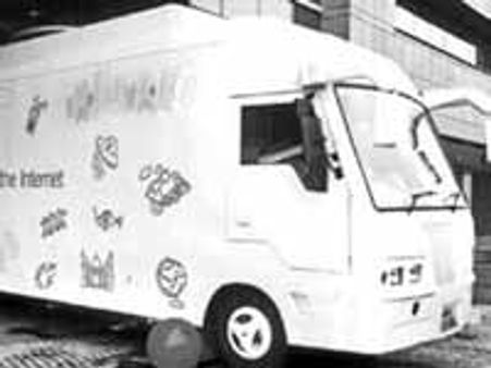 ഗൂഗിളിന്റെ ഇന്റര്‍നെറ്റ് ബസ് കേരളത്തില്‍