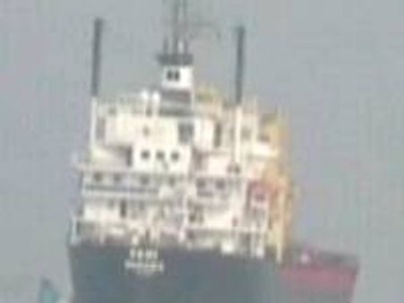 സ്‌ഫോടക വസ്തുക്കളുമായെത്തിയ കപ്പല്‍ പിടികൂടി