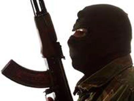 ഭീകരര്‍ പൊലീസിന്റെ കണ്ണുവെട്ടിച്ച് കടന്നു