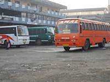 സമരം: 2000 ബസ്സുകള്‍ക്ക് നോട്ടീസ്