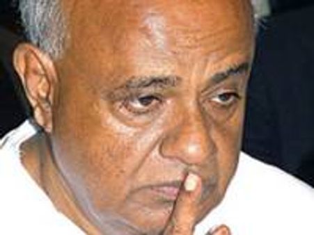 ദേവ ഗൗഡ യെദ്യൂരപ്പയോട് ക്ഷമ പറഞ്ഞു