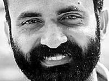 'മനോജ് പാര്‍ട്ടിവിരുദ്ധരുടെ കോടാലി'