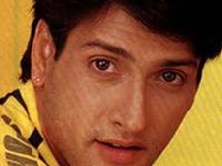 വിമാനത്തില്‍ അപമാനശ്രമം: നടനെതിരെ കേസ്