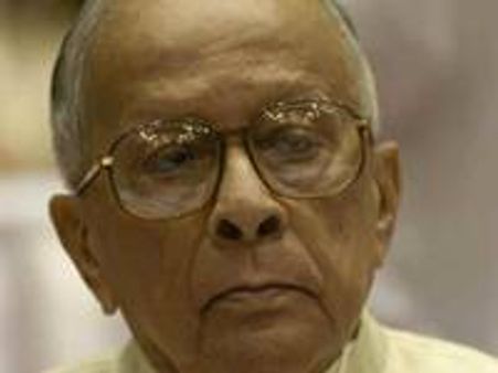 ബസുവിന്റെ നില ഗുരുതരം; ബന്ധുക്കളെ വിളിപ്പിച്ചു