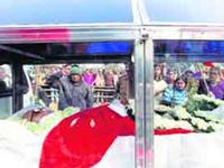 ബസുവിന് രാജ്യത്തിന്റെ ആദരാഞ്ജലി