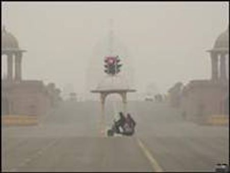 ദില്ലിയില്‍ കനത്ത മൂടല്‍മഞ്ഞ്