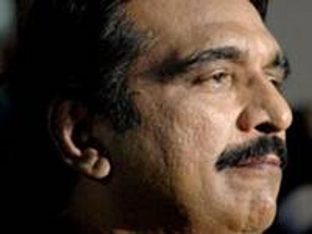 കൊച്ചിന്‍ ഹനീഫയ്ക്ക് കണ്ണീരോടെ വിട