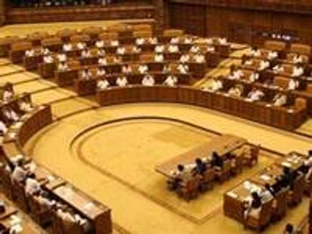 ഹെല്‍മെറ്റ് വേട്ട പീഡനമാകരുതെന്ന് കോടിയേരി