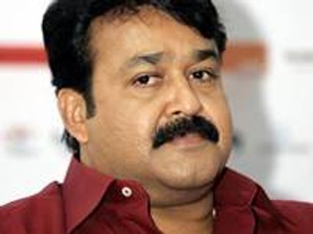 മോഹന്‍ലാലിന് ഡിലിറ്റ് നല്‍കരുത്:: അഴീക്കോട്