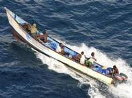 ലക്ഷദ്വീപിനടുത്ത് വിദേശകപ്പലിന് നേരെ ആക്രമണം