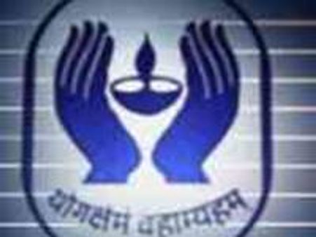 എല്‍ഐസി ബാങ്കിങ് രംഗത്തേയ്ക്ക്