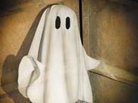 കുപ്പിയിലാക്കിയ പ്രേതങ്ങളെ ലേലത്തില്‍ വിറ്റു