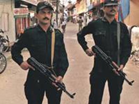 ആക്രമണ ഭീഷണി: കൊച്ചിയില്‍ 20പേര്‍ കസ്റ്റഡിയില്‍