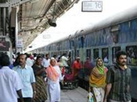ബാംഗ്ലൂരിലേയ്ക്ക് 2 പ്രത്യേക തീവണ്ടി