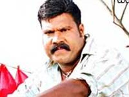 കലാഭവന്‍ മണിയുടെ ഗാനമേളക്കിടെ സംഘര്‍ഷം