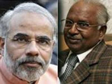 മോഡിയ്‌ക്കൊപ്പം ചീഫ് ജസ്റ്റിസ് വേദി പങ്കിട്ടു