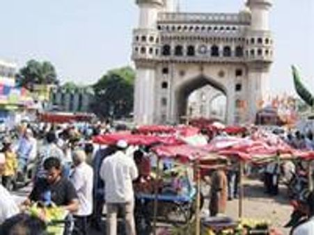 ഹൈദരാബാദിന് വീര്‍പ്പുമുട്ടുന്നു.....